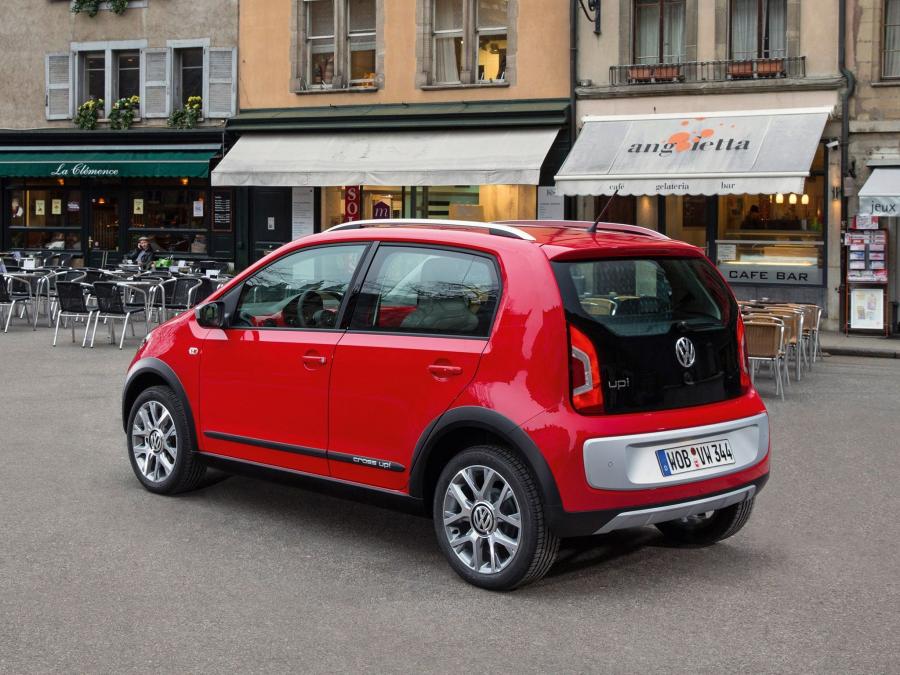 Volkswagen Cross up! 2013 года  (фото 30 из 44)